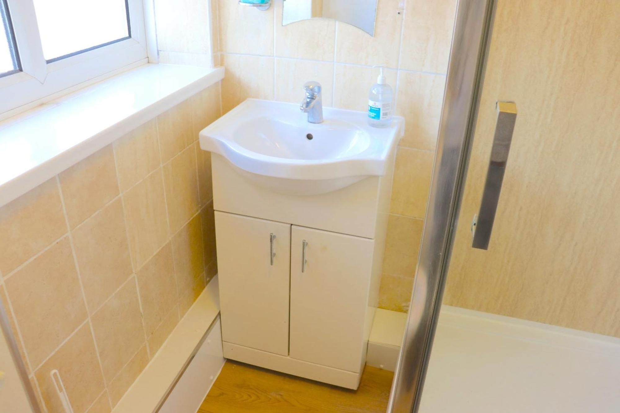 2-bedroom Apartment- Bermondsey Apartment *
